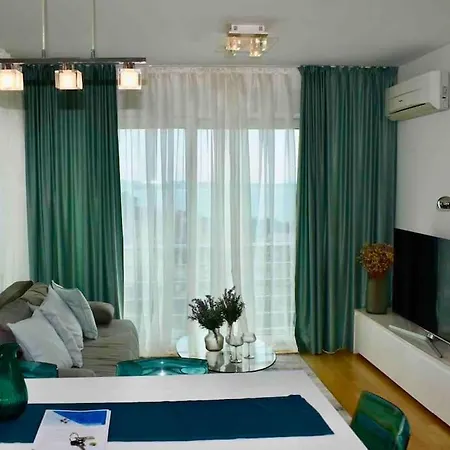 Bubbles Penthouse With Jacuzzi Appartement Podstrana