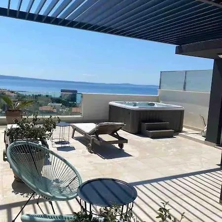 Bubbles Penthouse With Jacuzzi Podstrana