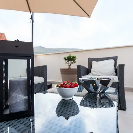 Bubbles Penthouse With Jacuzzi *