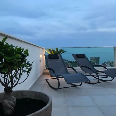 Appartement Bubbles Penthouse With Jacuzzi Podstrana