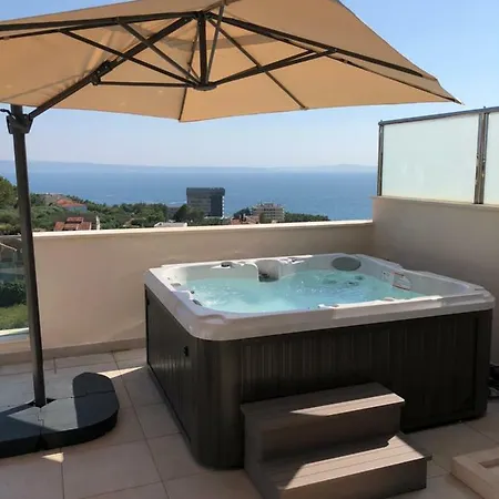 Appartement Bubbles Penthouse With Jacuzzi Podstrana