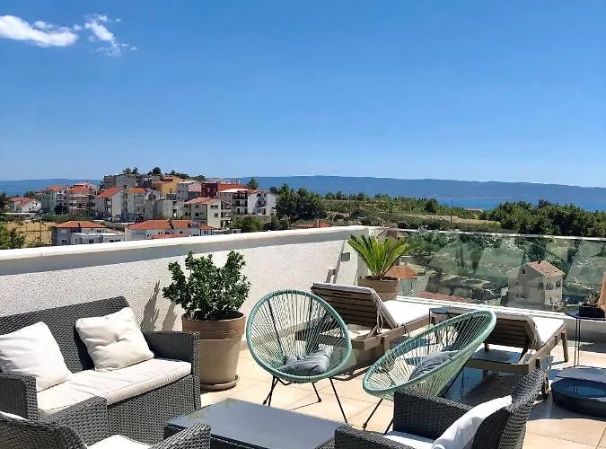 Bubbles Penthouse With Jacuzzi Apartamento Podstrana