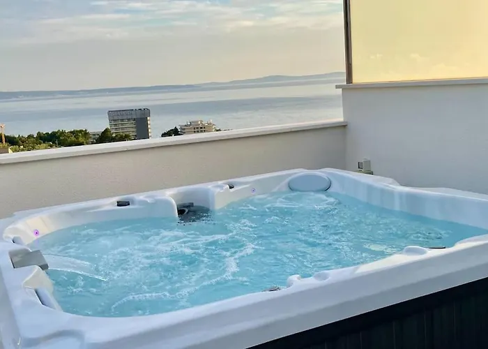 Bubbles Penthouse With Jacuzzi Apartamento Podstrana