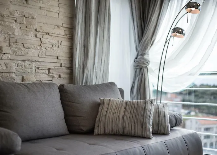 Apartamento Bubbles Penthouse With Jacuzzi Podstrana