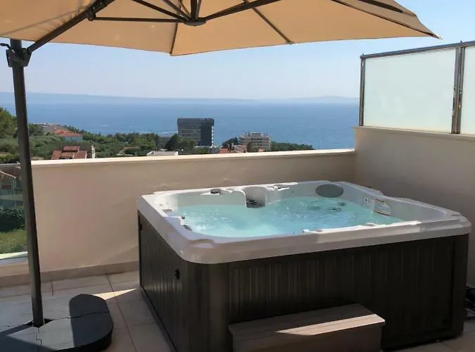 Apartamento Bubbles Penthouse With Jacuzzi Podstrana