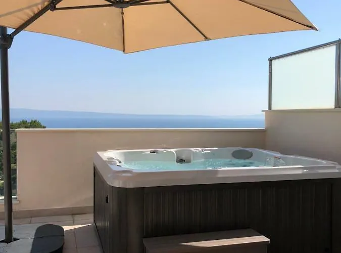 Bubbles Penthouse With Jacuzzi Podstrana