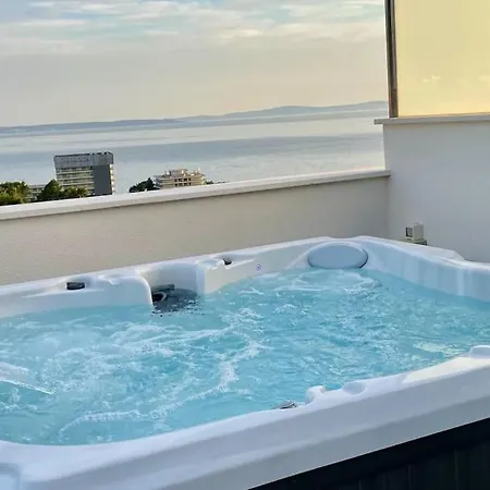 Bubbles Penthouse With Jacuzzi Apartamento Podstrana