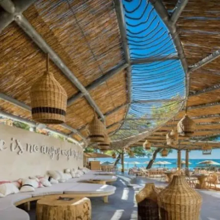 Bubbles Penthouse With Jacuzzi * بودْسْتغانا