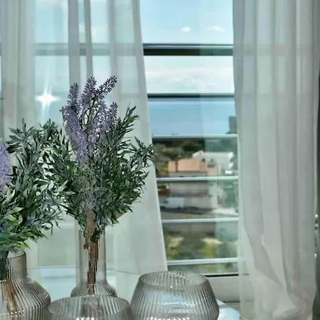 Bubbles Penthouse With Jacuzzi Podstrana