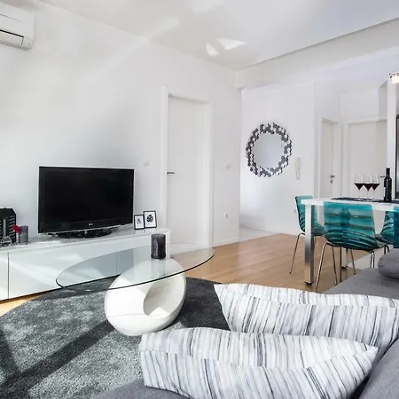 Bubbles Penthouse With Jacuzzi Lägenhet