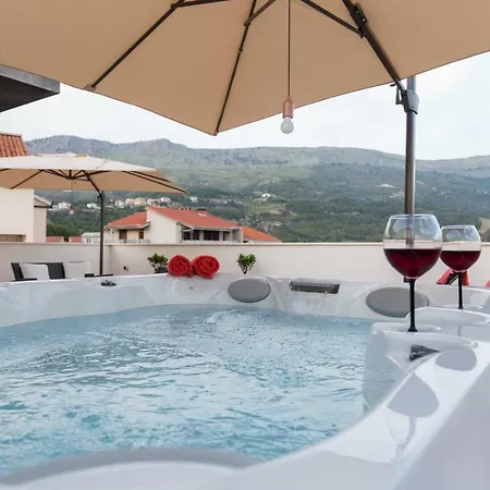 Bubbles Penthouse With Jacuzzi Apartamento