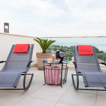 Bubbles Penthouse With Jacuzzi Apartment *