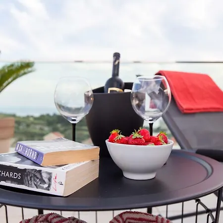 Bubbles Penthouse With Jacuzzi * Podstrana