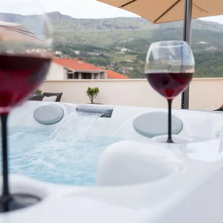 Bubbles Penthouse With Jacuzzi Podstrana