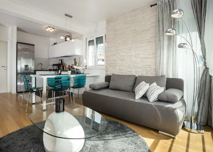 Bubbles Penthouse With Jacuzzi