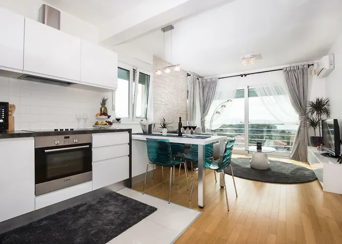 شقة Bubbles Penthouse With Jacuzzi