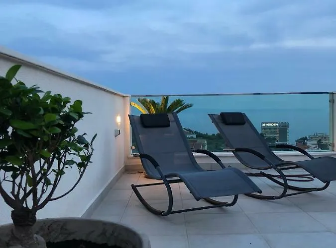 شقة Bubbles Penthouse With Jacuzzi بودْسْتغانا