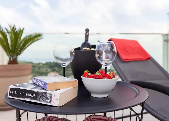 Bubbles Penthouse With Jacuzzi * Podstrana